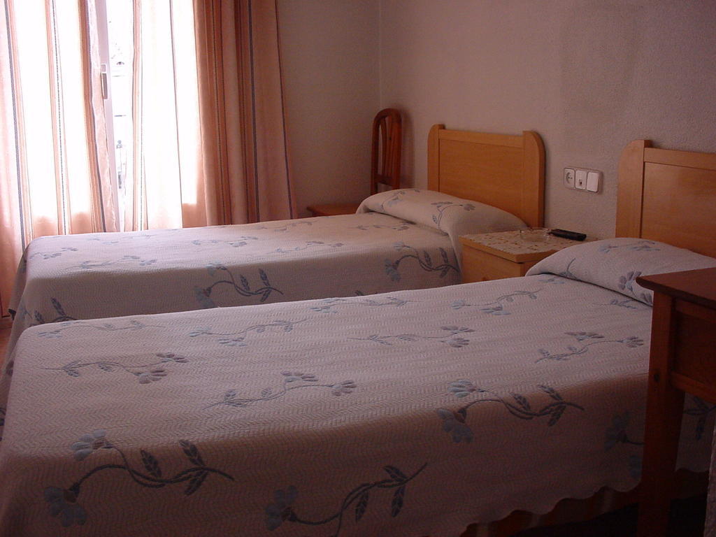 Hostal Casanova Μαδρίτη Δωμάτιο φωτογραφία